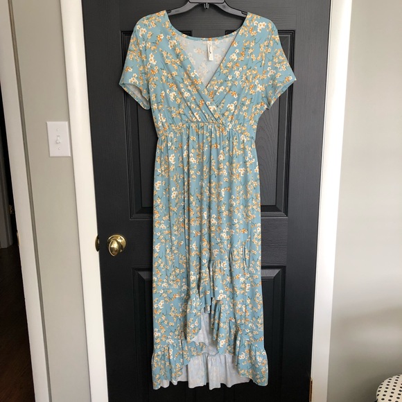 Beeuniq Maternity Floral Tiered Dress - Picture 2 of 8